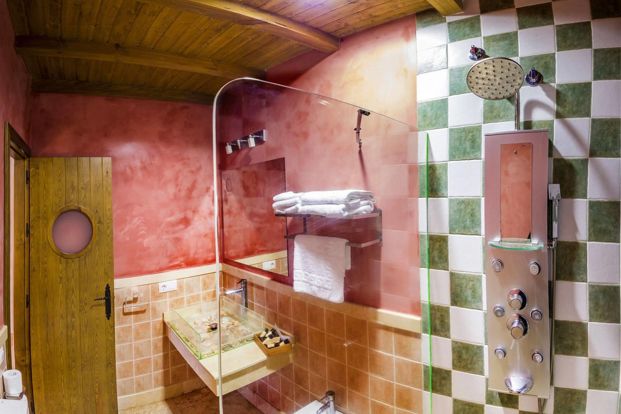 Arohaz & Restaurante Hotel Zahora